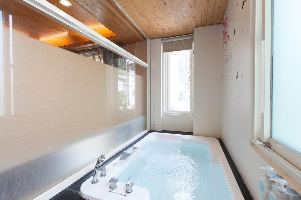 Lover Hot Spring B&B Jiaoxi Extérieur photo